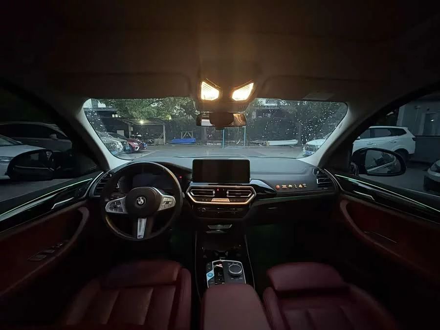 BMW iX3
