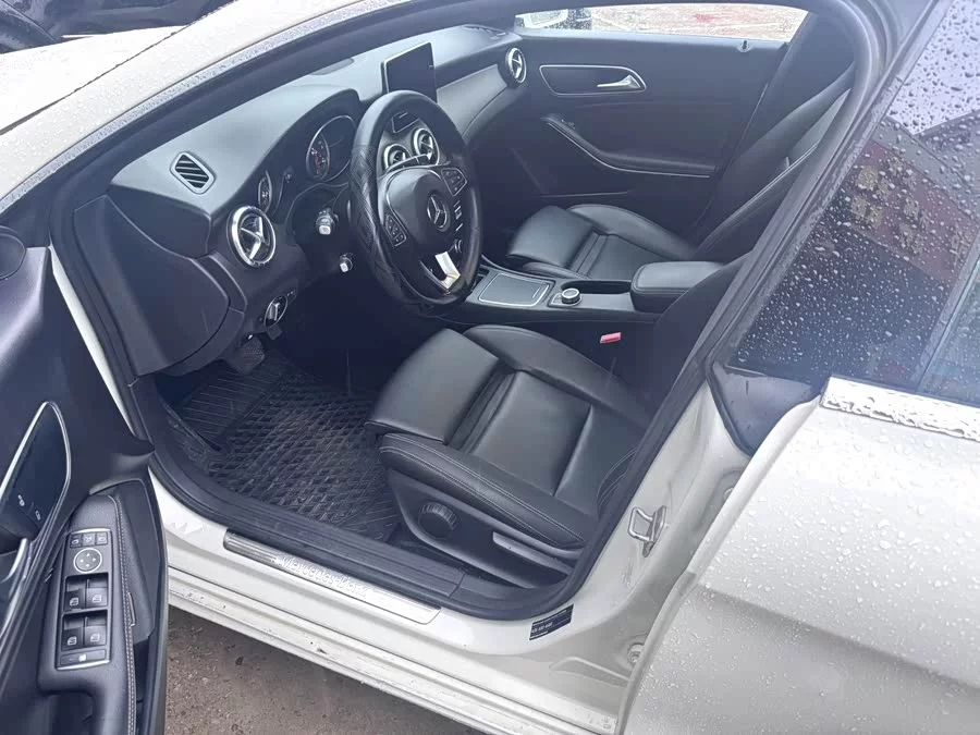 Mercedes-Benz CLA