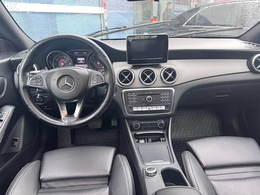 Mercedes-Benz CLA