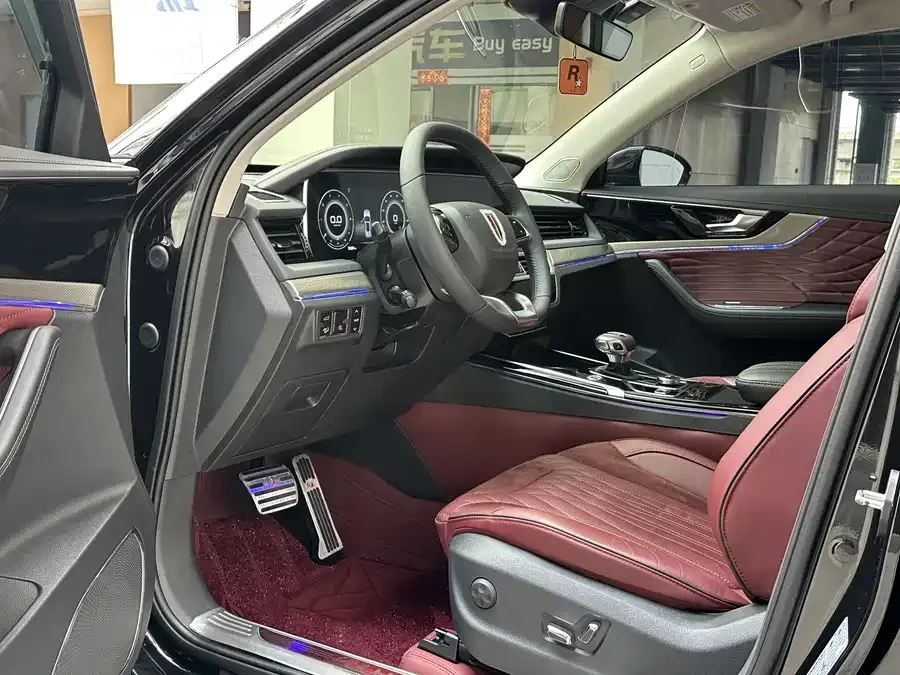 Hongqi HS5