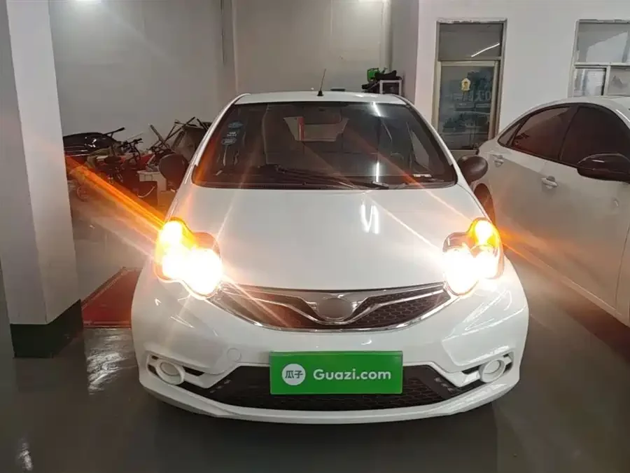 BYD F0