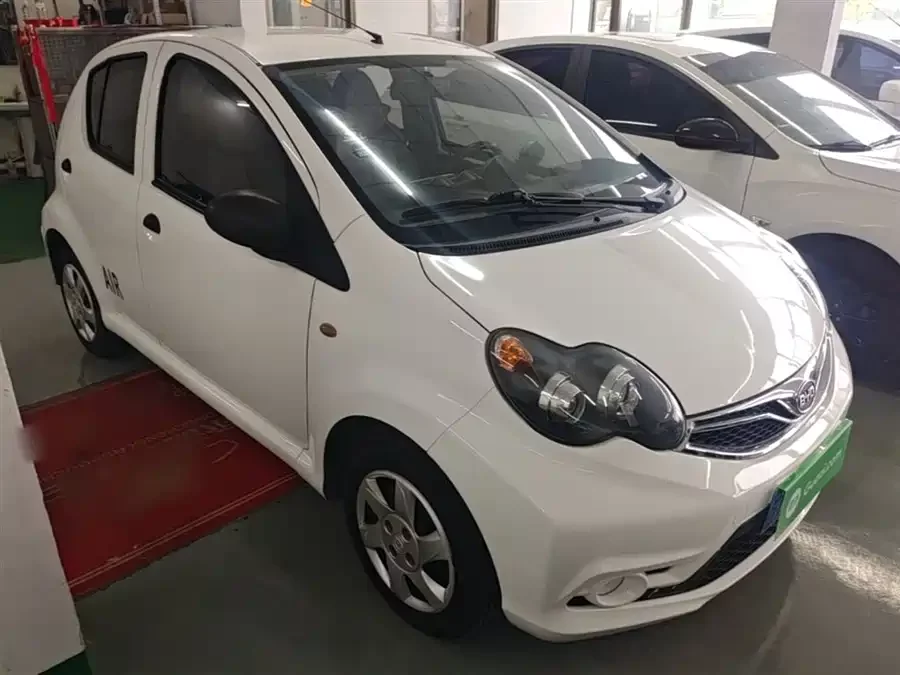 BYD F0