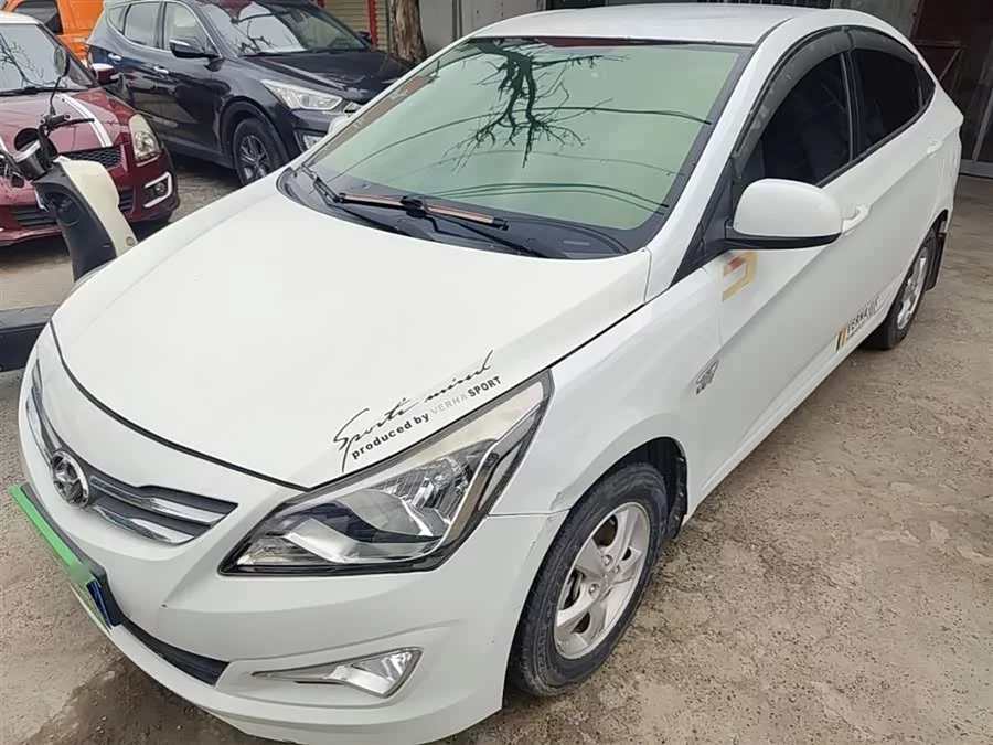 Hyundai Rena