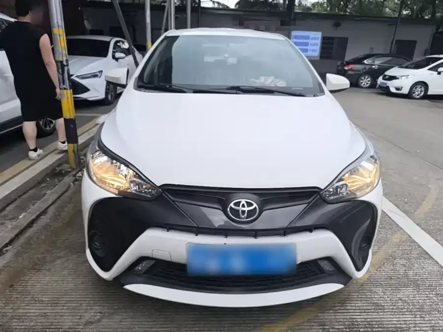 Toyota YARiS L