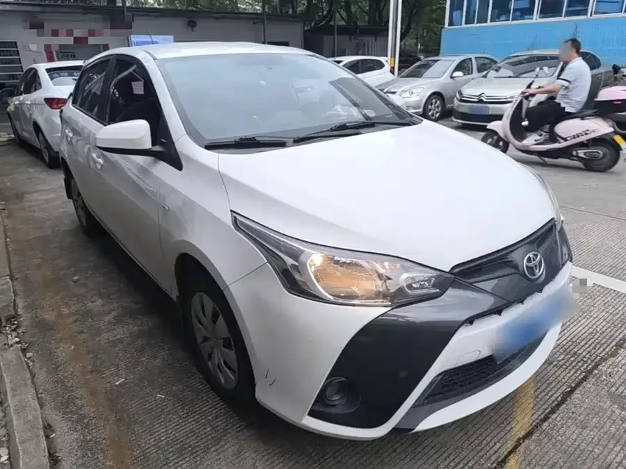 Toyota YARiS L