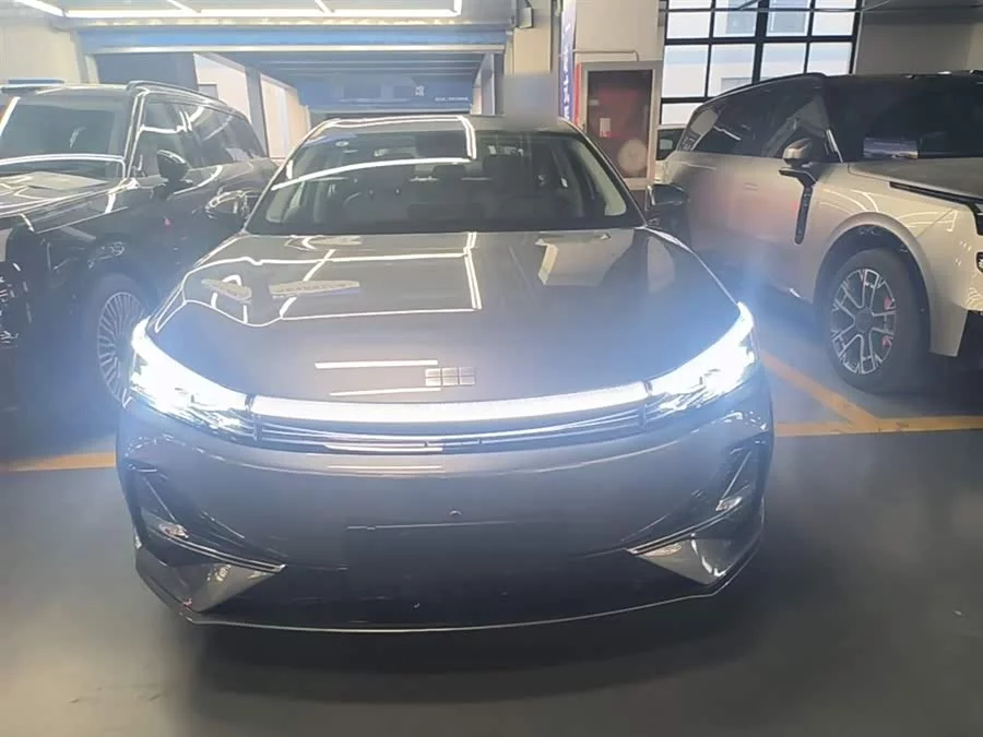 Geely Galaxy A7 EM