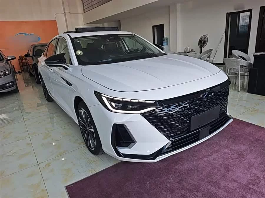 Chery Arrizo 8