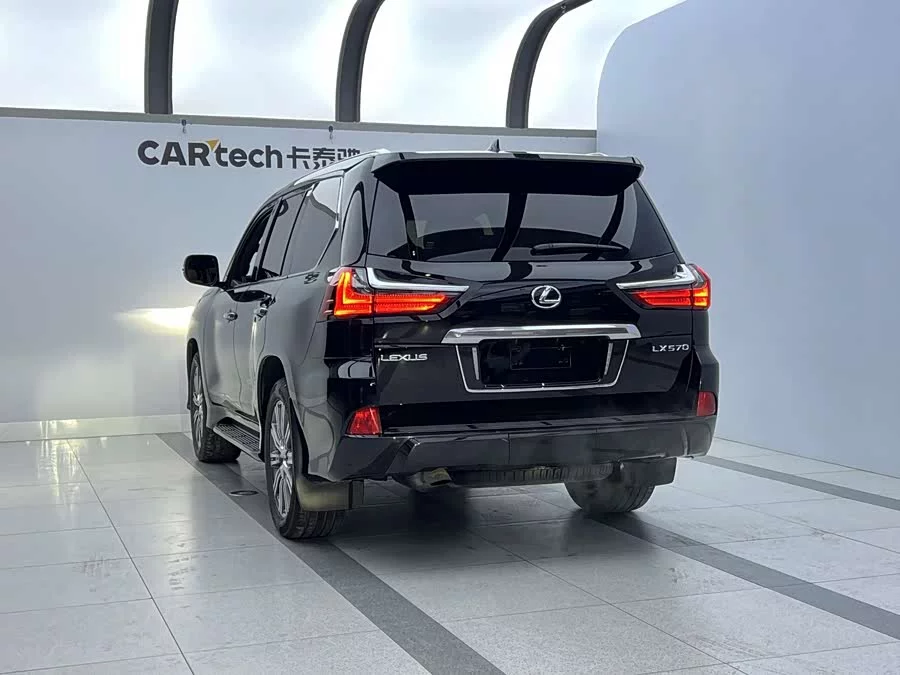 Lexus LX