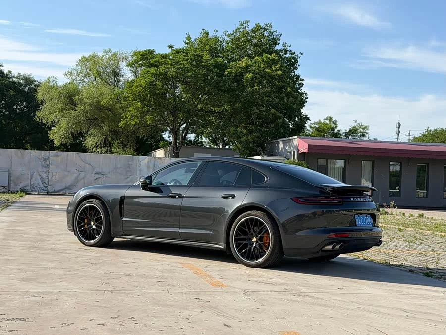Porsche Panamera