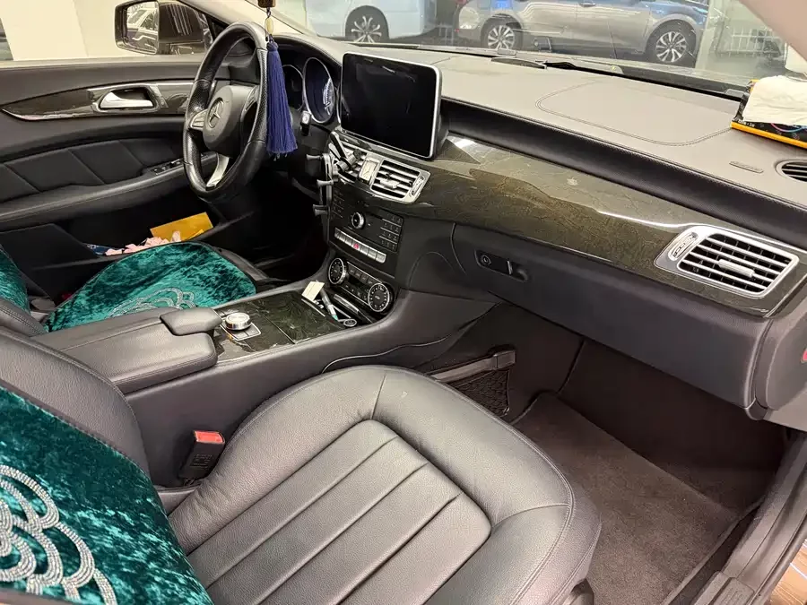 Mercedes Benz CLS
