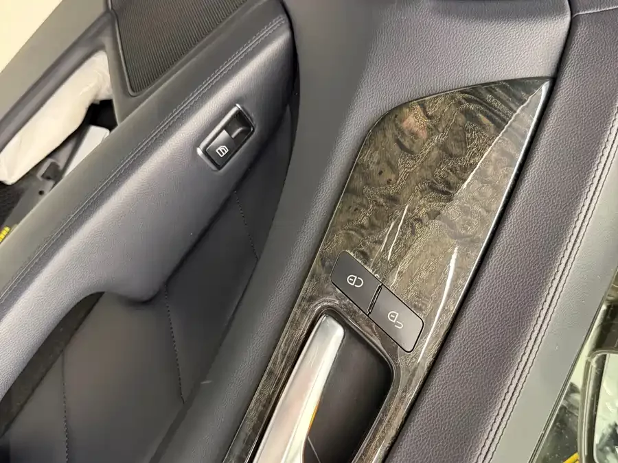 Mercedes Benz CLS