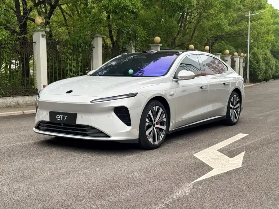 NIO ET7
