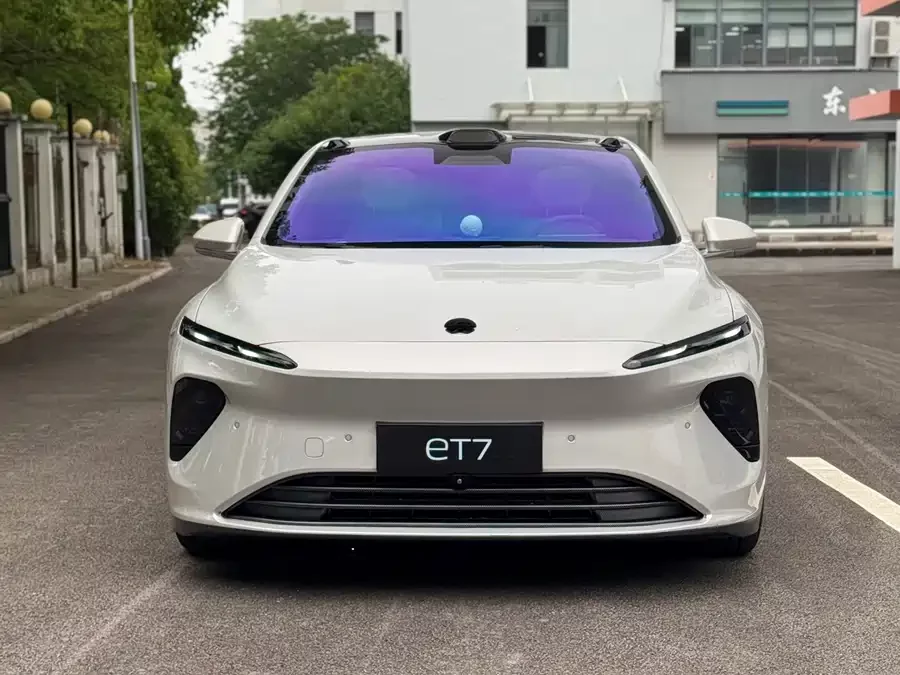 NIO ET7