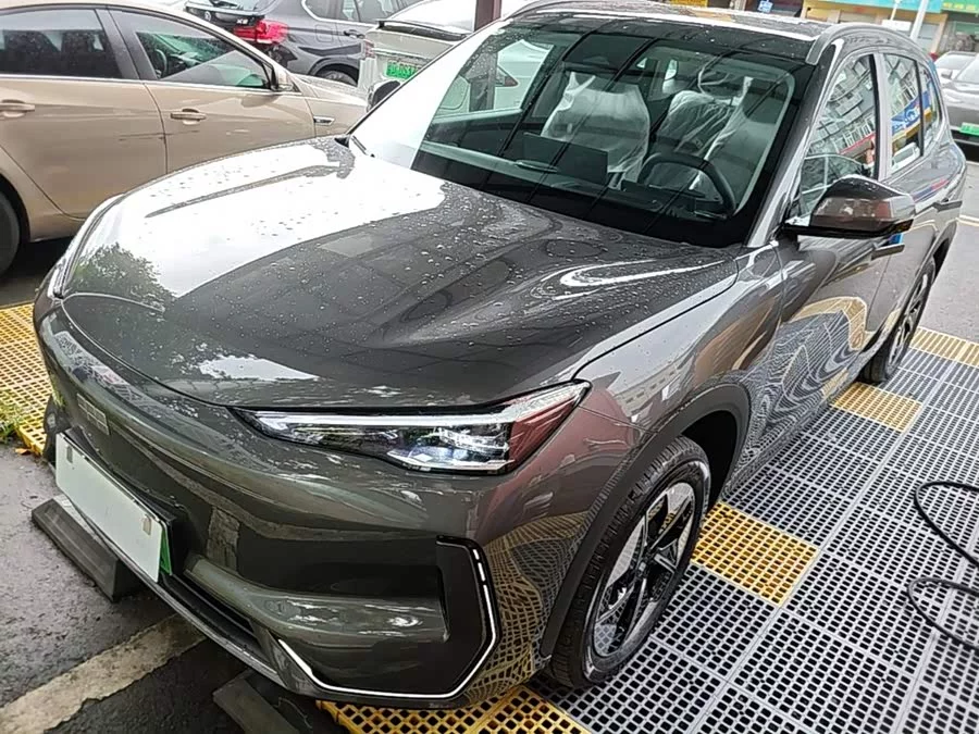 Geely Galaxy E5
