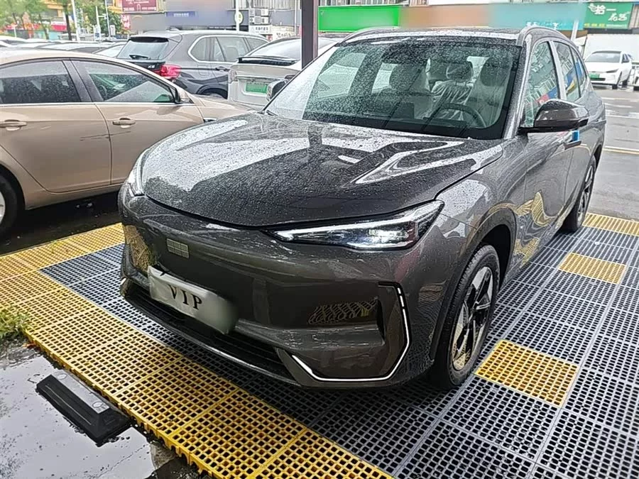 Geely Galaxy E5