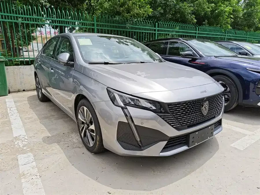 Peugeot 408
