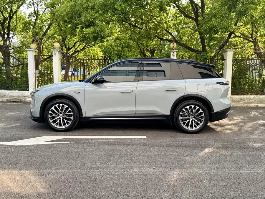 NIO ES6