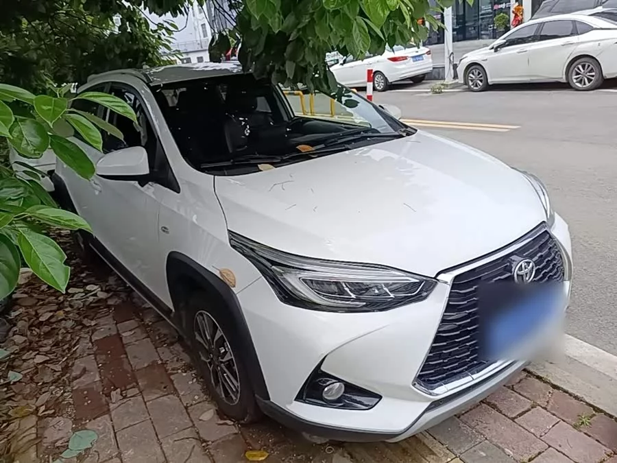 Toyota YARiS L