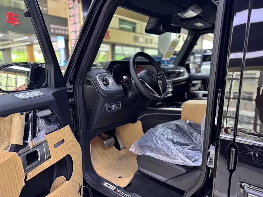 Mercedes Benz G-rated