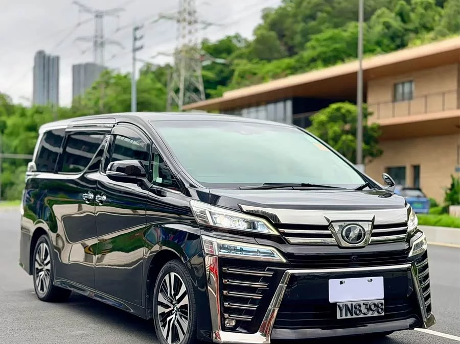 Toyota Crown Vellfire