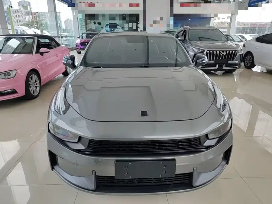 Lynk & Co 03