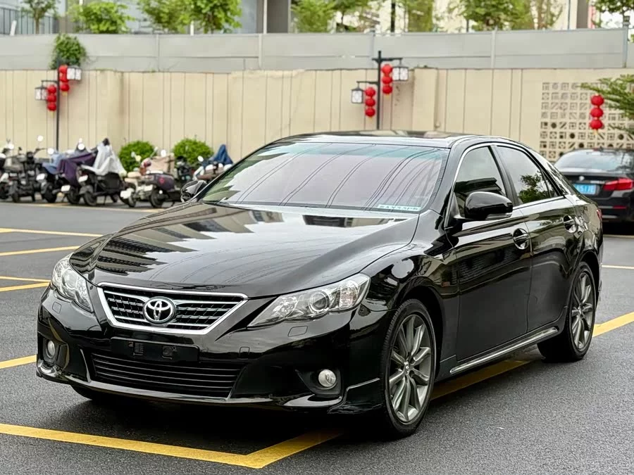 Toyota Reiz