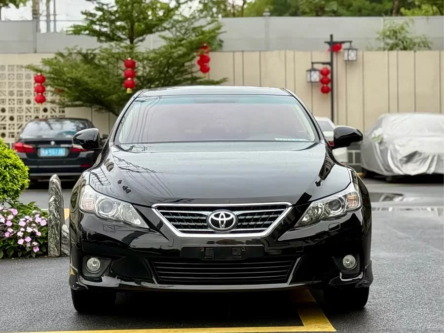 Toyota Reiz