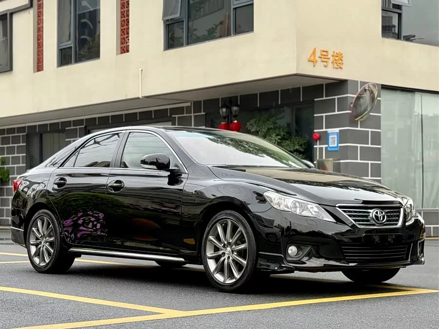 Toyota Reiz