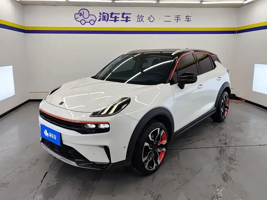 Lynk & Co 06