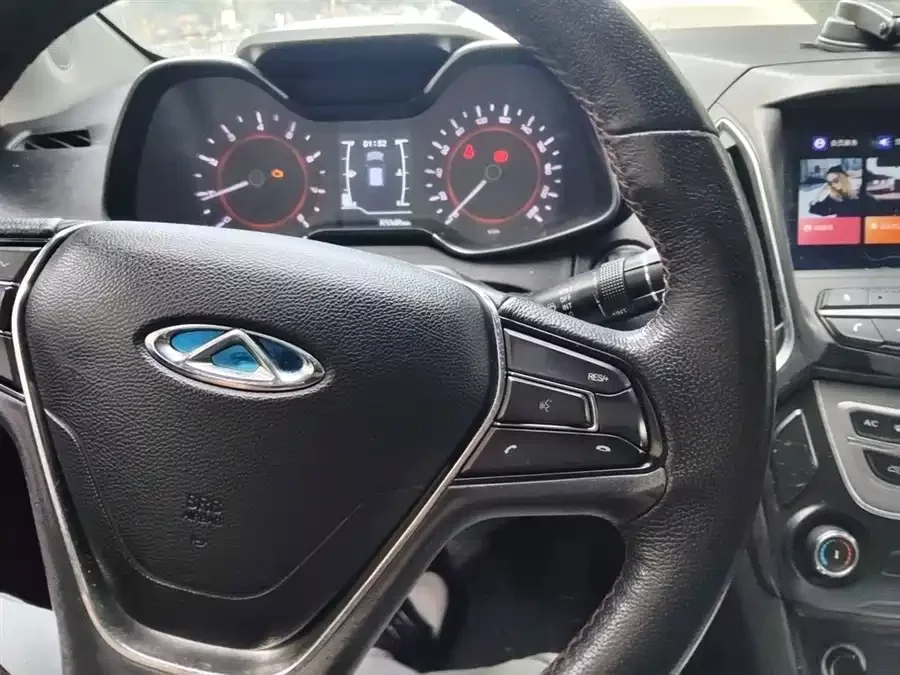 Chery Arrizo 5