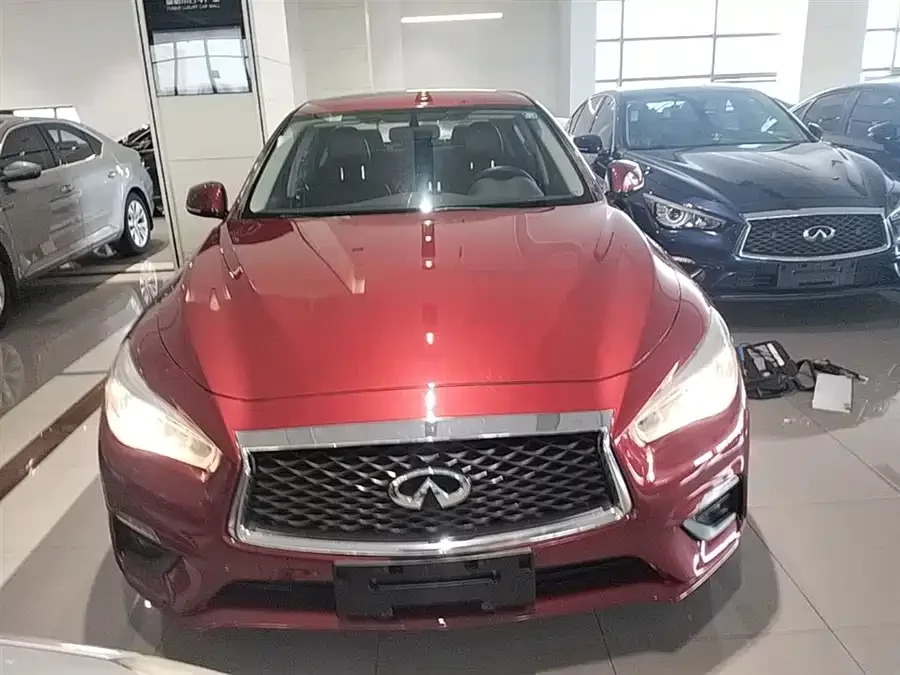 Infiniti Q50L
