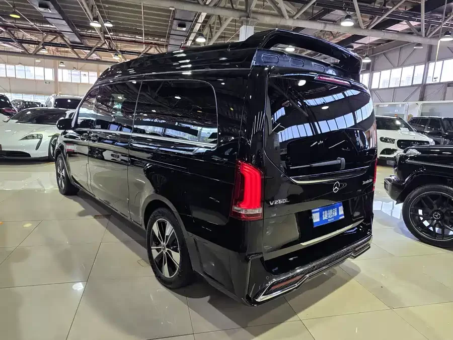 Mercedes Benz Class V