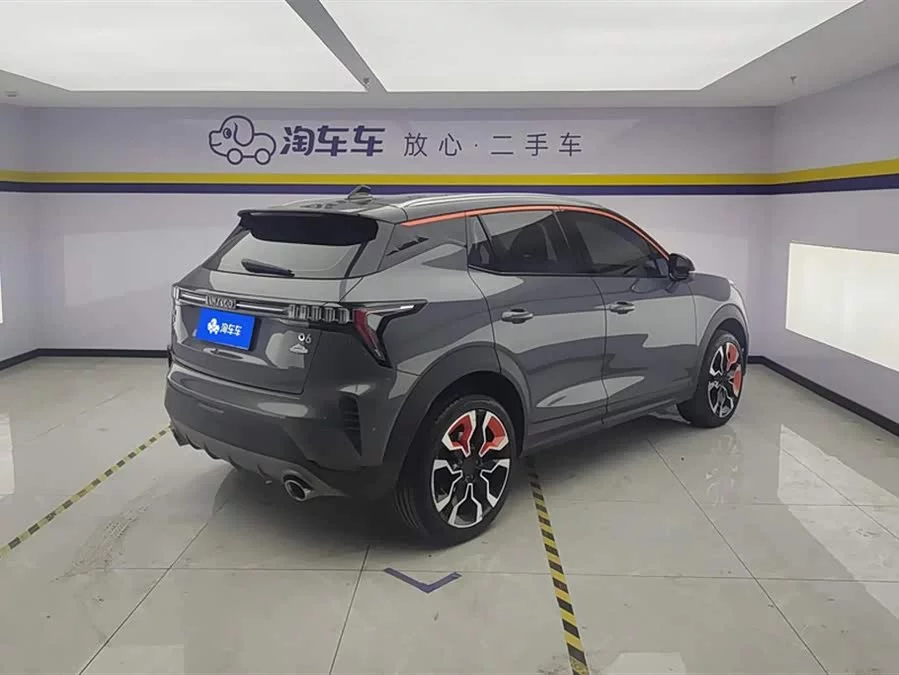 Lynk & Co 06