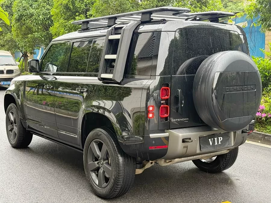 Land Rover guard