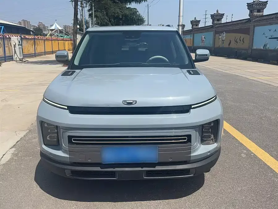 Geely ICON