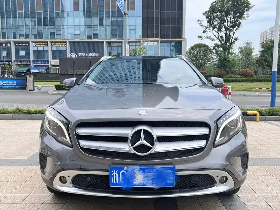 Mercedes Benz GLA