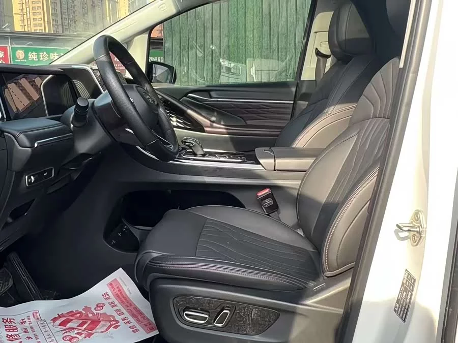 GAC Trumpchi M8