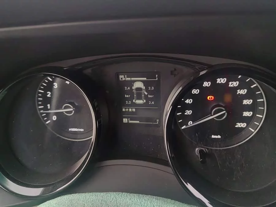 Wuling Hongguang PLUS