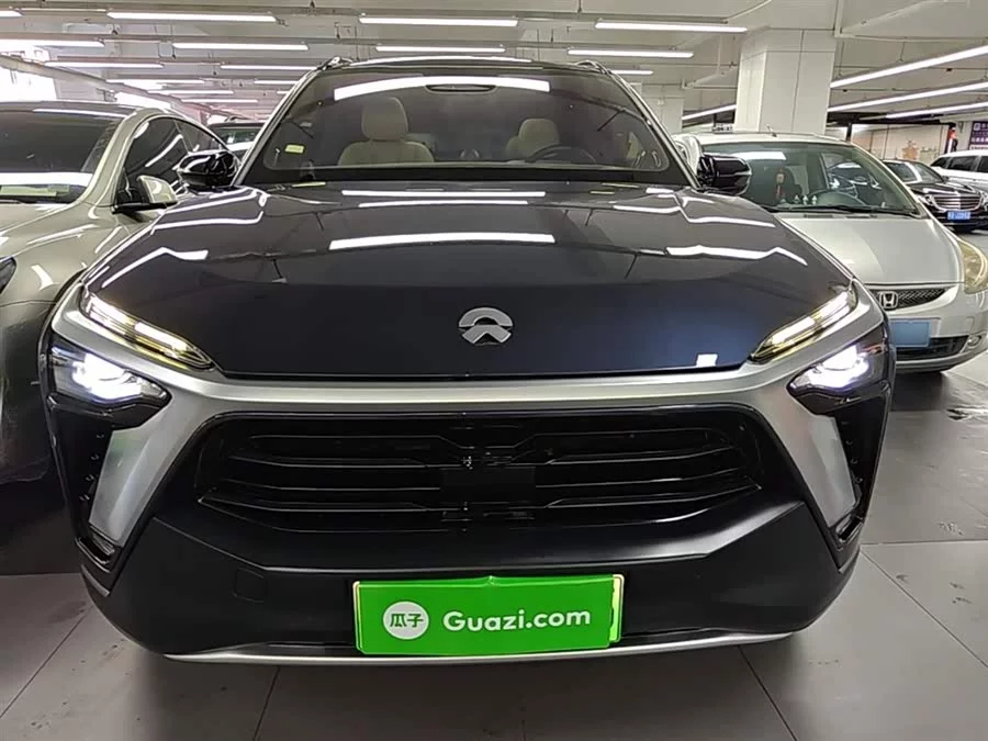 NIO ES8