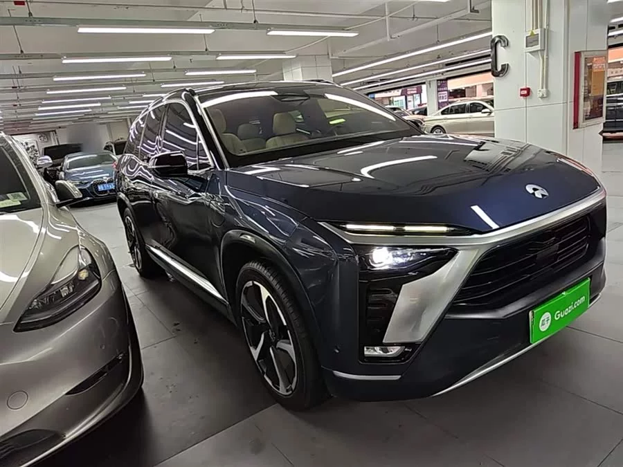 NIO ES8