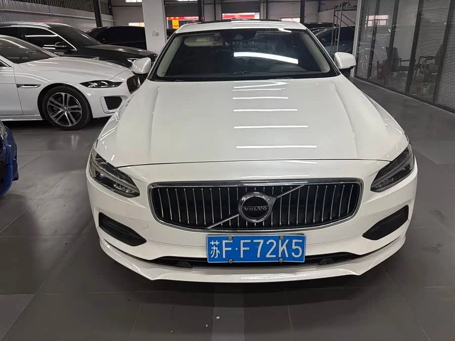 Volvo S90