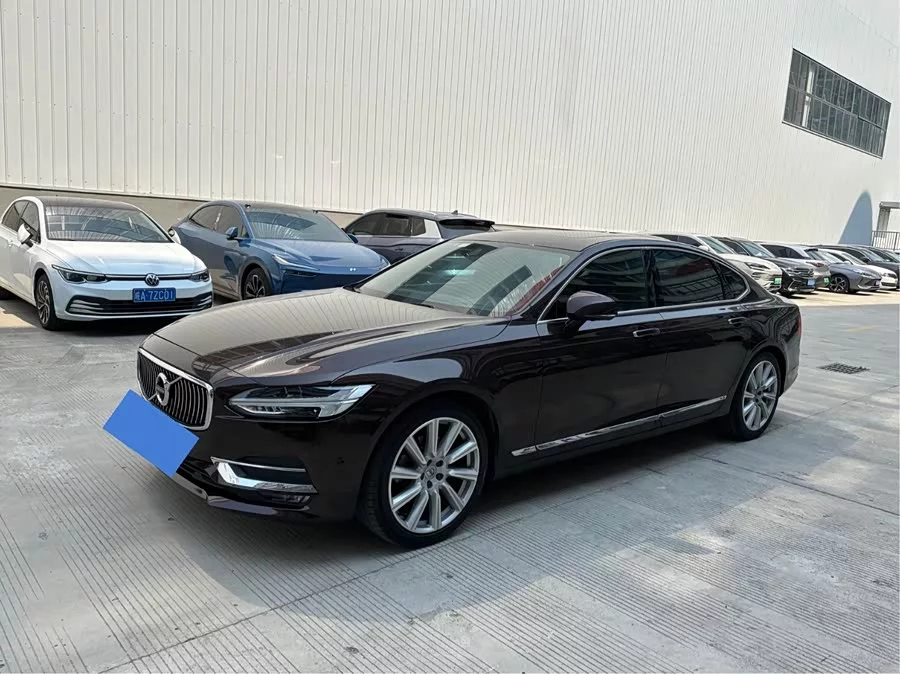 Volvo S90