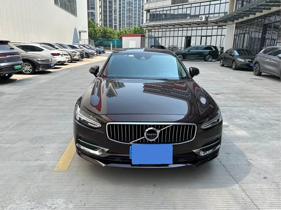 Volvo S90