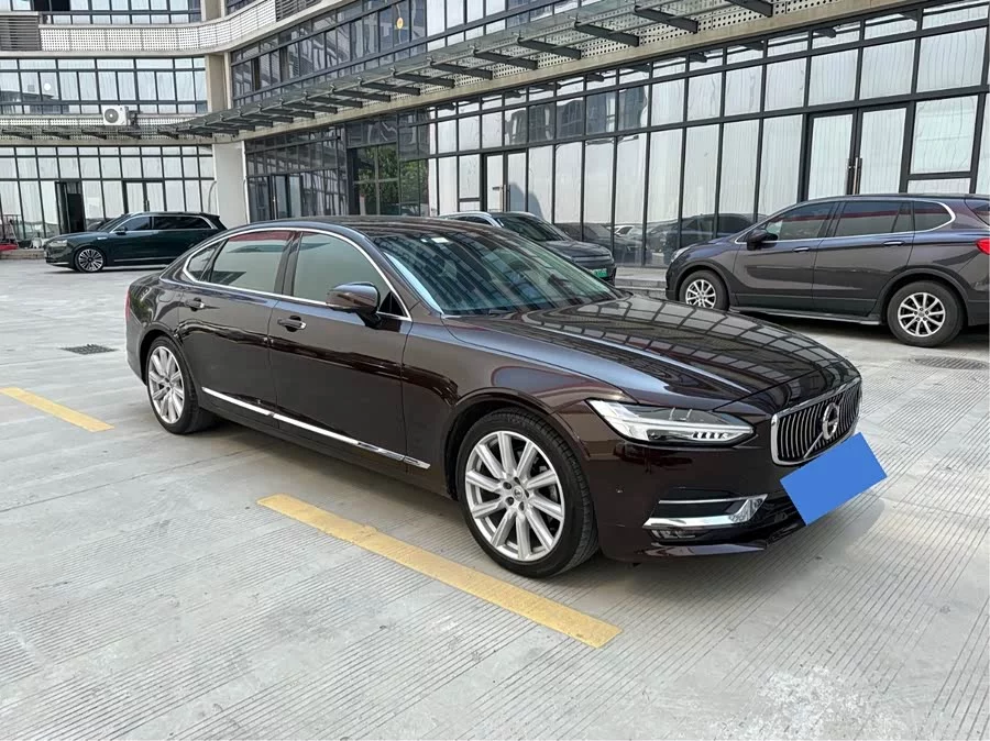 Volvo S90