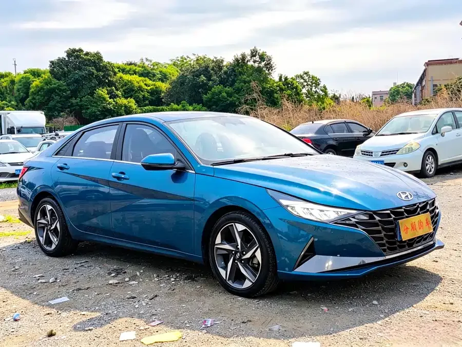Hyundai Elantra