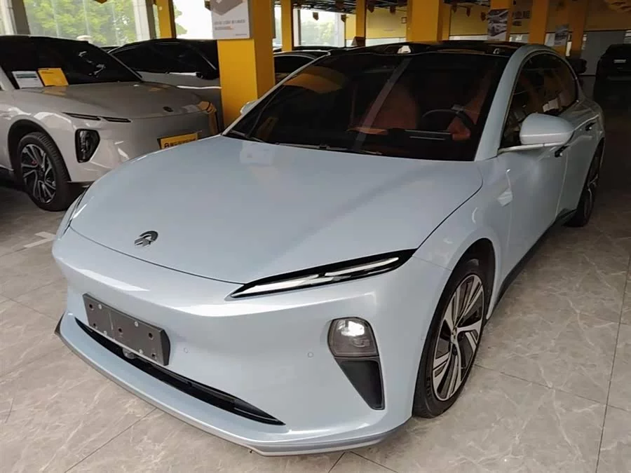 NIO ET5