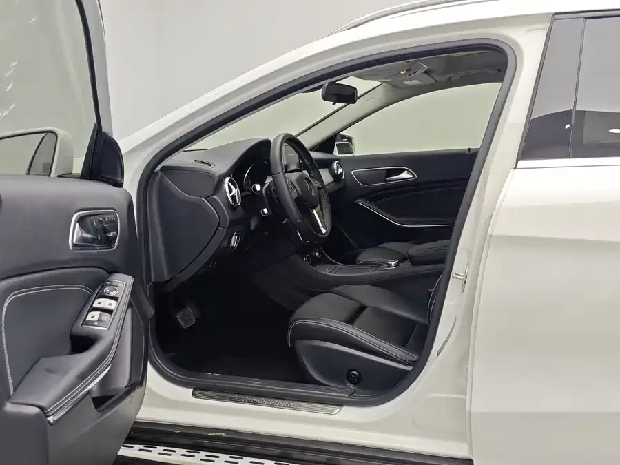 Mercedes Benz GLA