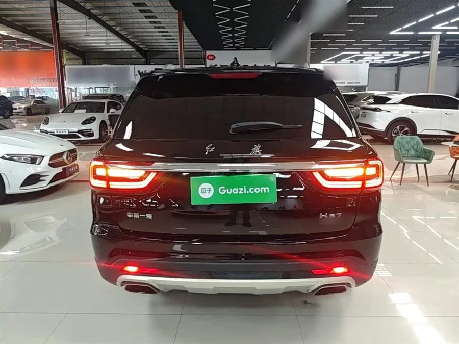 Hongqi HS7
