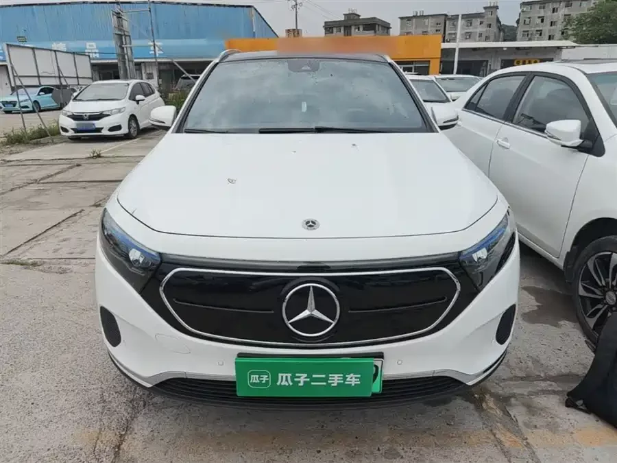 Mercedes Benz EQA