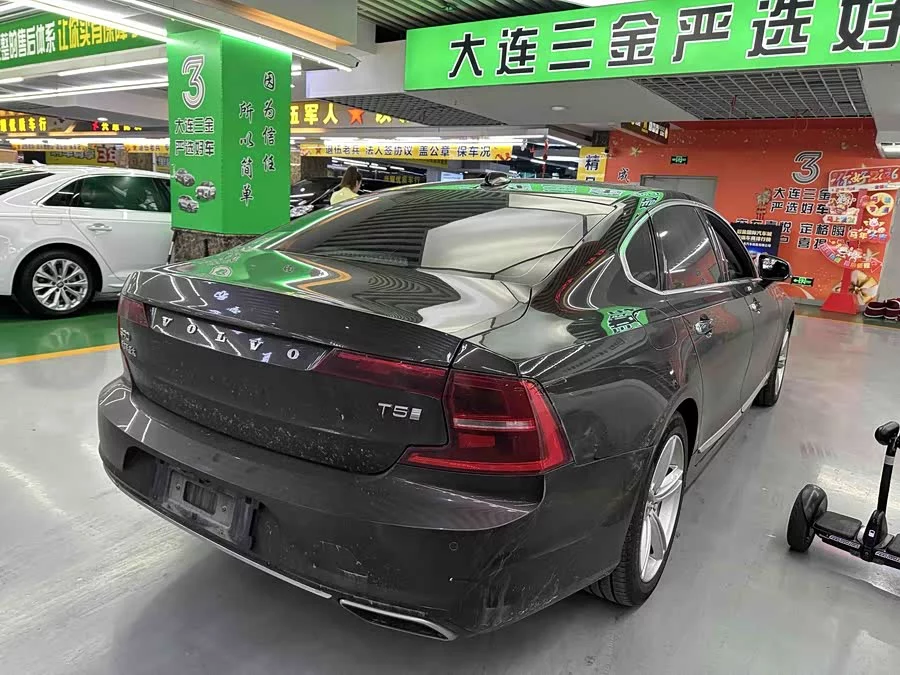 Volvo S90